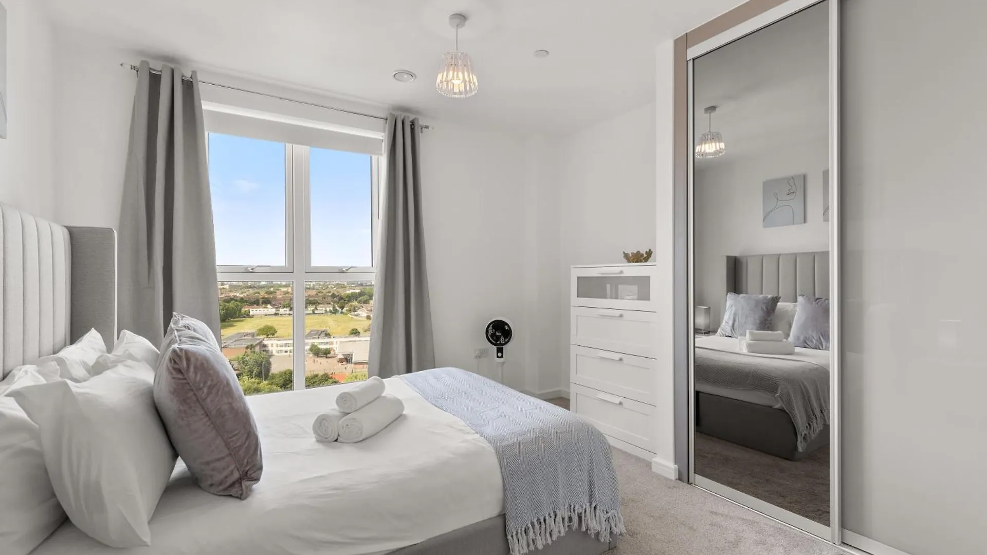 Khayat Homes - The Lasgidi - Two Bed Apt Barking