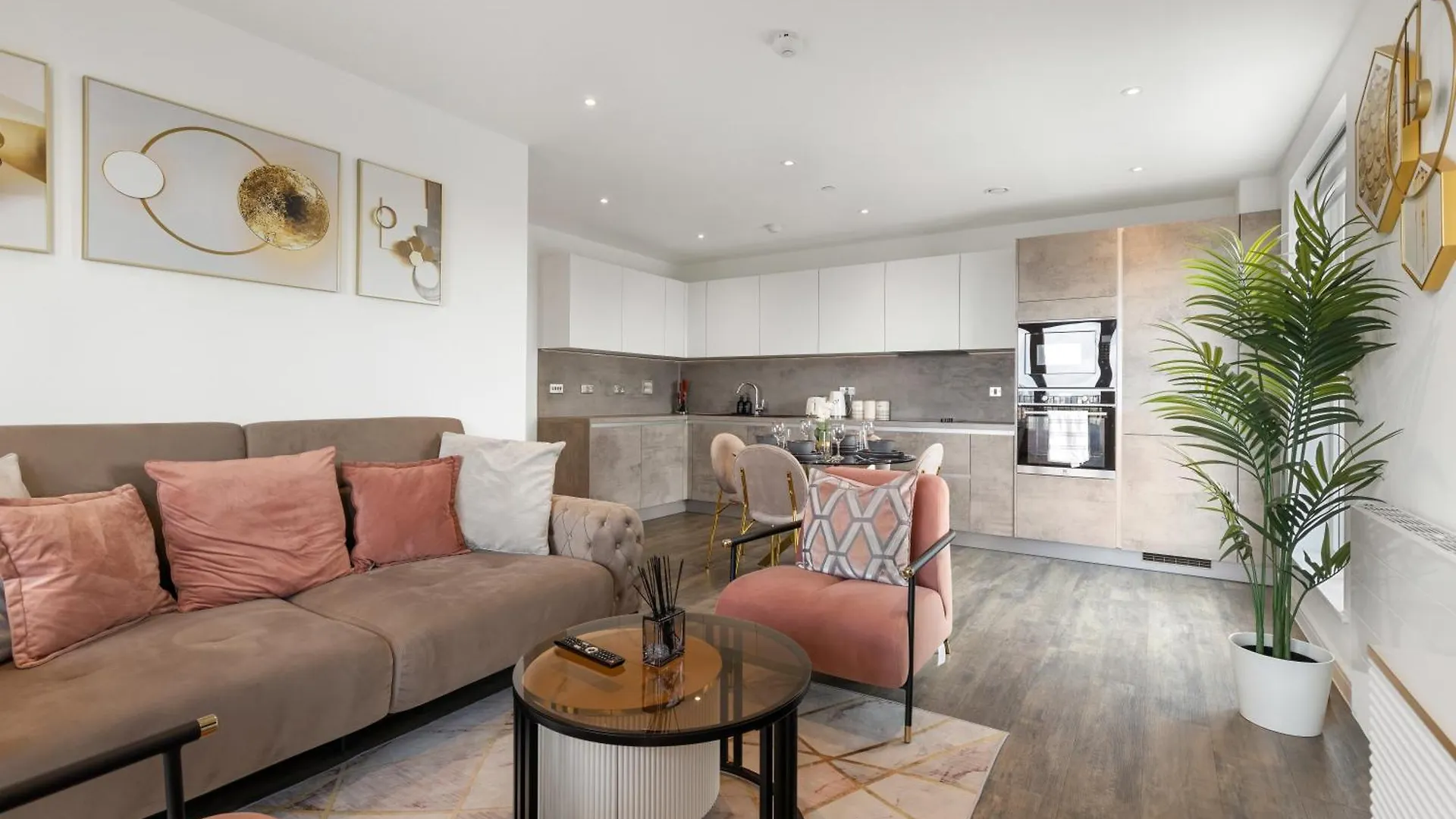 Apartment Khayat Homes - The Lasgidi - Two Bed Apt Barking